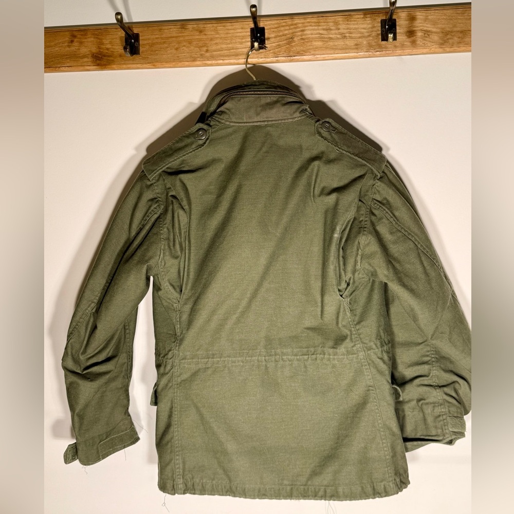 Love this jacket! Unfortunately it is too small for me. I am a 42R (size 38-40). - Picture 2 of 7